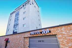 Hotel 701