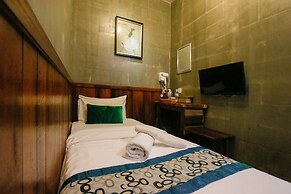 Anggun Hotel