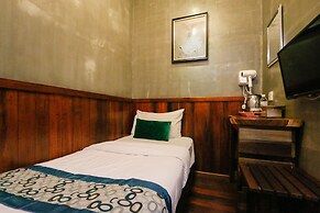 Anggun Hotel