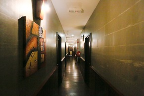 Anggun Hotel