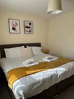 Lovely 2-bed Apartment in Stroud