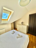 Green Hill Apartment