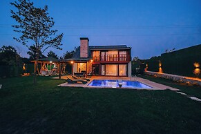 Boz Bungalov