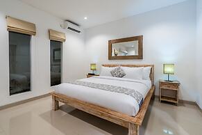 Montana Berawa Villa by Betterplace