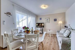 Pool House Edita
