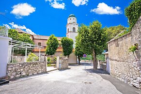 Pool House Edita