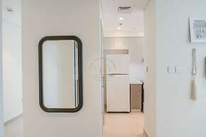 YOGI - Fabulous 2BR Apt Downtown