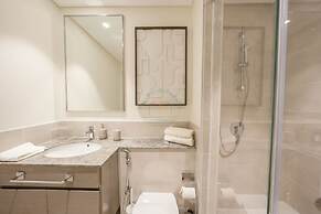 YOGI - Fabulous 2BR Apt Downtown