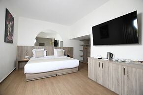 555 HOTEL CLUBBING ADULTS ONLY