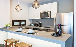 Bright full furnished 2 bedrooms