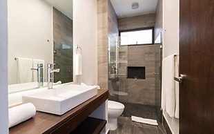 Bright full furnished 2 bedrooms