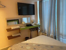 Golden Tree Hotel