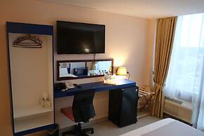 Golden Tree Hotel