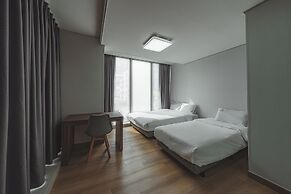 Brown Suites Hotel Sinchon Central