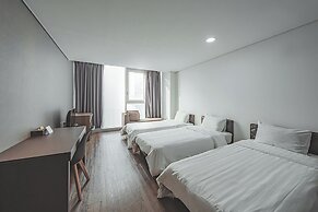 Brown Suites Hotel Sinchon Central