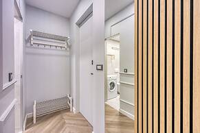 Boutique Downtown Studio with Balcony  1
