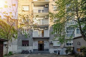 Boutique Downtown Studio with Balcony  1