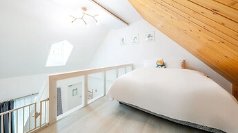 Gapyeong Daengdaengi Dog Pension Silver