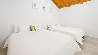 Gapyeong Daengdaengi Dog Pension Silver