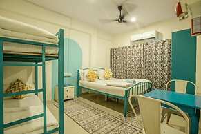 Locomo Hostel Express - Stay Work Eat