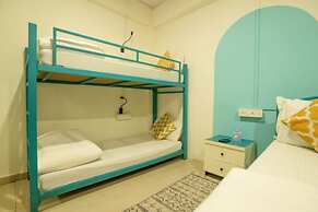 Locomo Hostel Express - Stay Work Eat