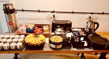 Locomo Hostel Express - Stay Work Eat