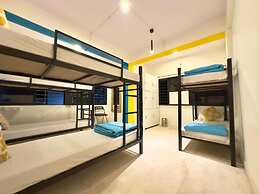 Locomo Hostel Express - Stay Work Eat