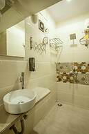 Locomo Hostel Express - Stay Work Eat