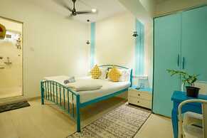 Locomo Hostel Express - Stay Work Eat