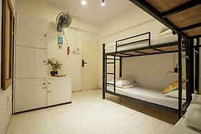 Locomo Hostel Express - Stay Work Eat