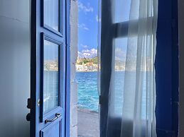 Pitini 2 - Seafront - Harbour view