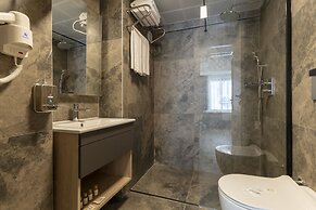 IRENIC HOTEL