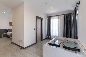 IRENIC HOTEL