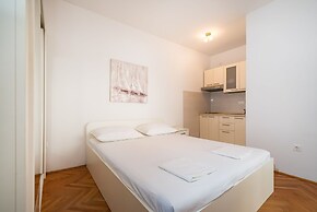 Studio Apartments Near Center 1