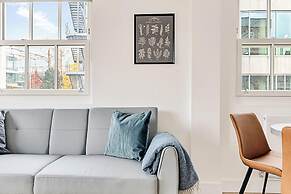 Sunny 2-bed Gem in Chiswick