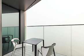 Bright North Acton Flat With City View