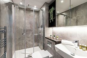 Bright North Acton Flat With City View