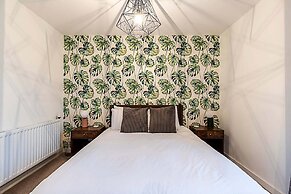 Spacious and Trendy Shoreditch Flat