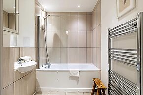 Spacious and Trendy Shoreditch Flat