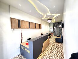 Hotel Near Me