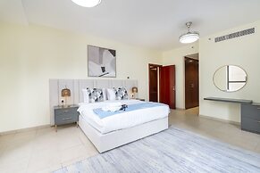 Modern Three Bed Apartment Parking Pool