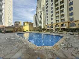 Modern Three Bed Apartment Parking Pool