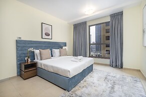 Modern Three Bed Apartment Parking Pool