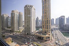 Modern Three Bed Apartment Parking Pool