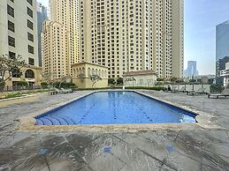 Modern Three Bed Apartment Parking Pool