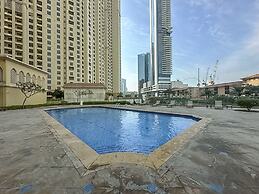 Modern Three Bed Apartment Parking Pool