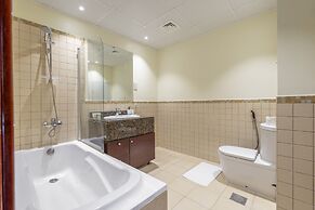 Modern Three Bed Apartment Parking Pool