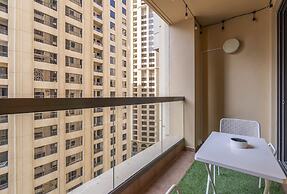 Modern Three Bed Apartment Parking Pool