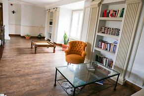AR Country House