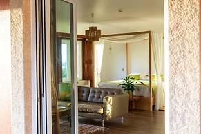 AR Country House